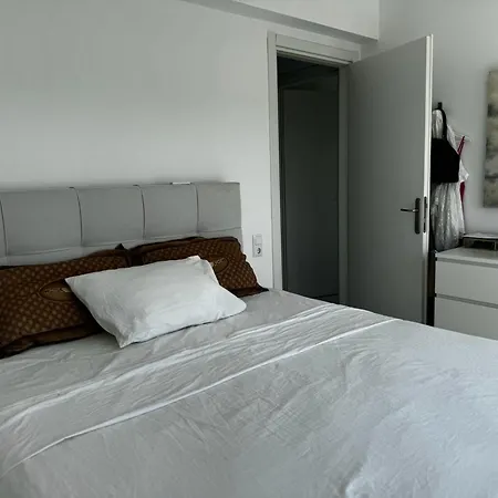 Enlightened Escape * Néa Péramos