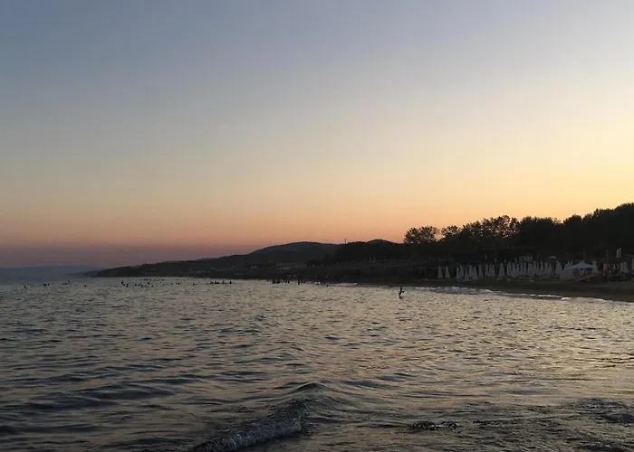 Enlightened Escape * Néa Péramos